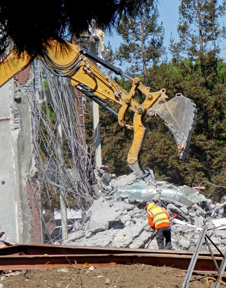 Demolição controlada e segura